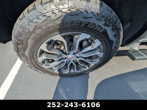 Used 2024 GMC Canyon Denali AWD/4WD image 13