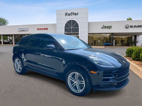 Used 2020 Porsche Macan AWD/4WD image 2