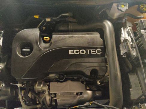Used 2019 Chevrolet Equinox LT FWD image 30