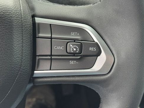 Used 2023 Jeep Compass Latitude AWD/4WD image 20