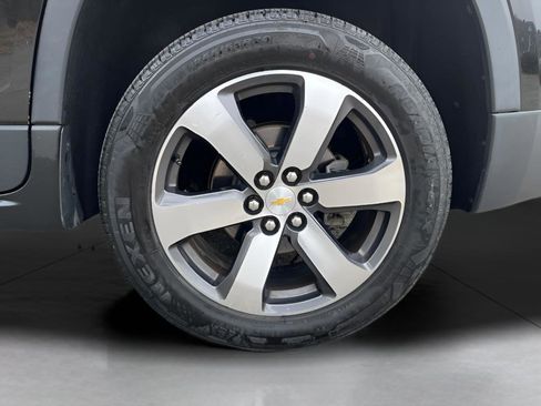 Used 2018 Chevrolet Traverse LT w/ LPO, 'HIT The Road' Package image 8