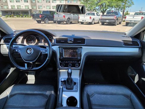 Used 2019 Volkswagen Passat 2.0T Wolfsburg w/ Wheels & Sunroof Package FWD image 2