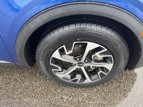 Used 2023 Kia Sportage EX image 13