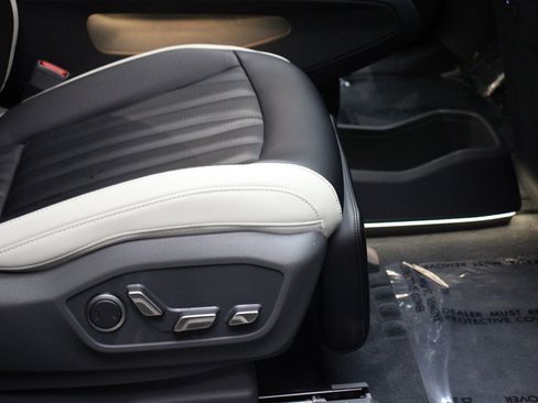 Used 2024 Kia EV9 GT-Line image 30