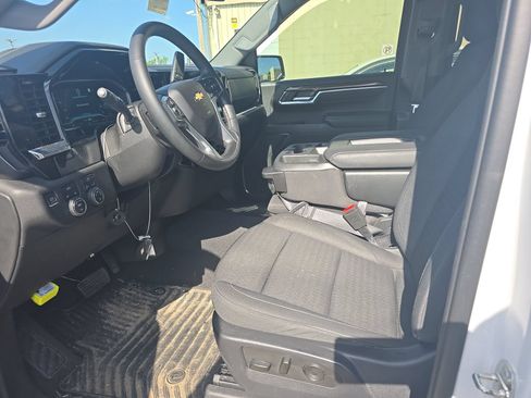 Used 2023 Chevrolet Silverado 1500 LT AWD/4WD image 8