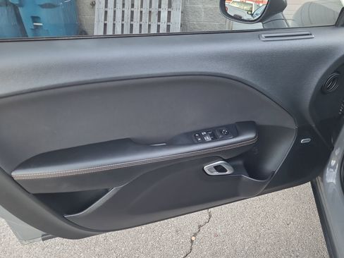 Used 2019 Dodge Challenger SXT image 14