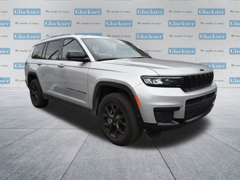 Used 2024 Jeep Grand Cherokee L Laredo image 3