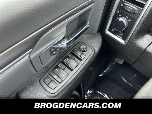 Used 2024 RAM 1500 Classic SLT image 7