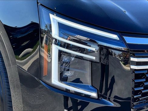 New 2025 Nissan Armada SV image 13