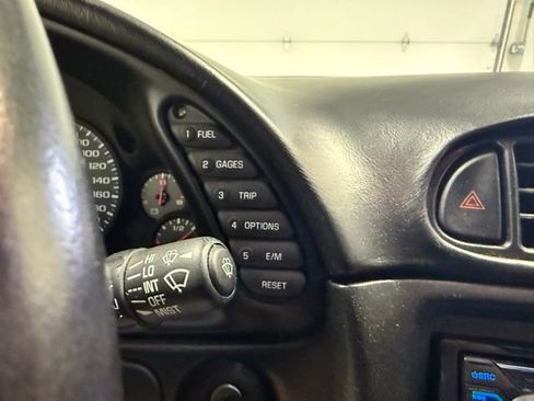 Used 2001 Chevrolet Corvette Coupe w/ Preferred Equipment Group2 image 18