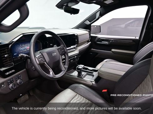 Used 2024 Chevrolet Silverado 1500 ZR2 w/ Technology Package image 7