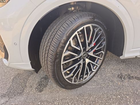 New 2026 Audi SQ5 Premium Plus image 32