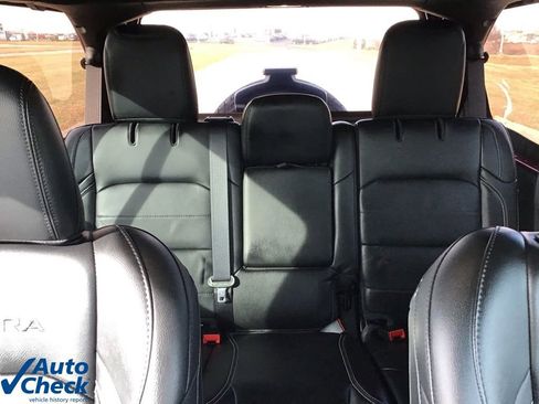 Used 2022 Jeep Wrangler Unlimited Sahara image 17