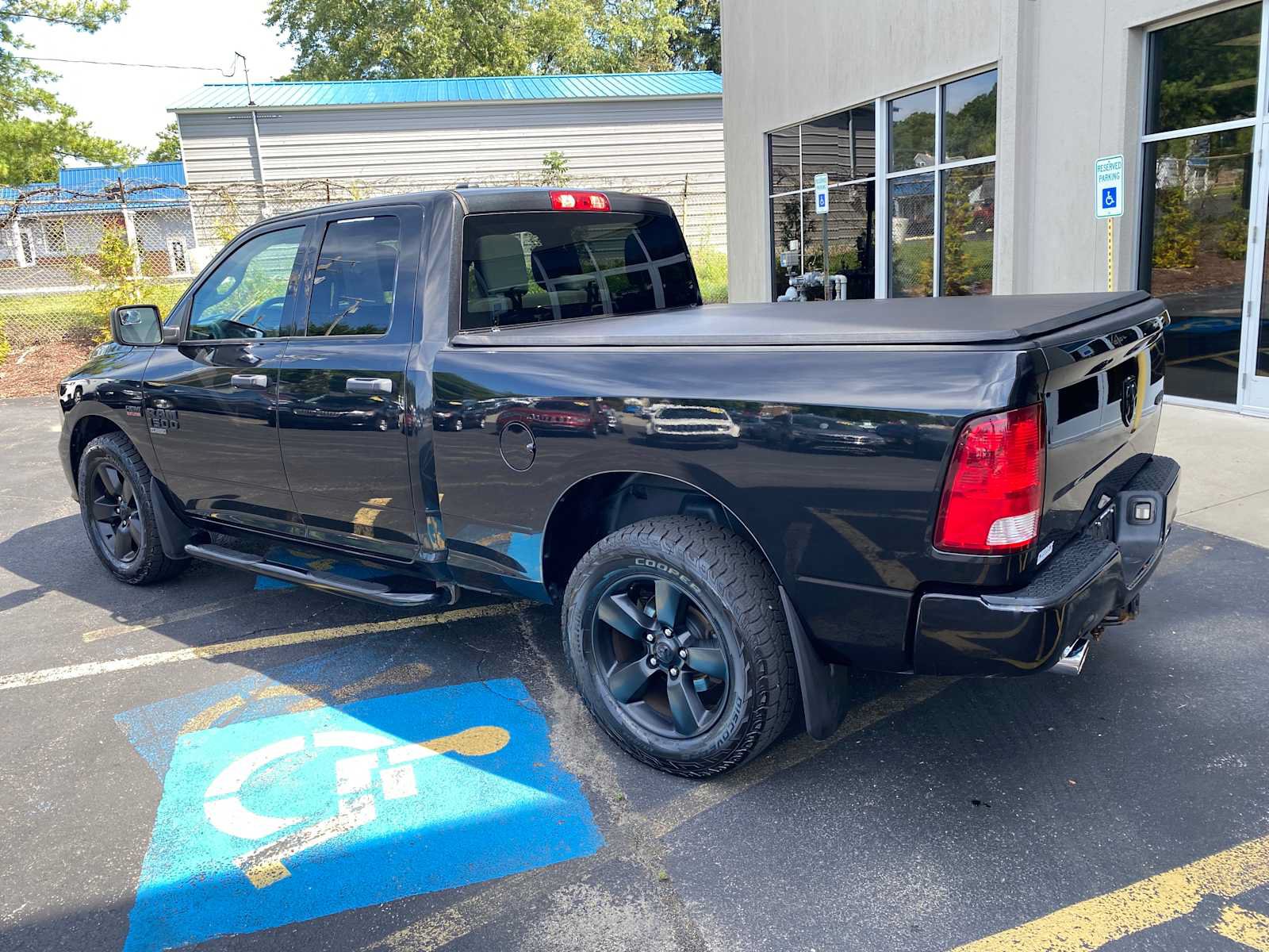 Used 2019 RAM 1500 Express w/ Express Value Package AWD/4WD image 3