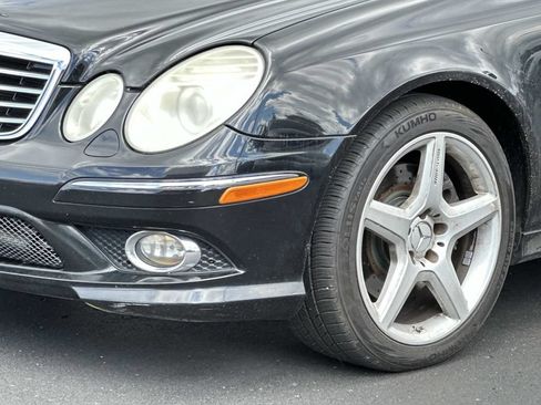 Used 2009 Mercedes-Benz E 350 4MATIC Sedan image 8