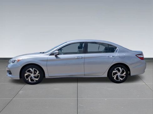 Used 2016 Honda Accord LX image 2