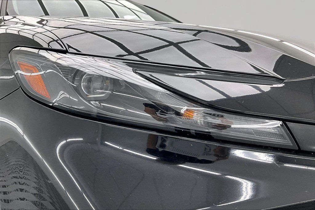 Used 2025 Toyota Camry LE FWD image 29