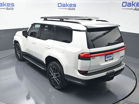 Used 2024 Lexus GX 550 w/ Accessory Package (31) AWD/4WD image 54