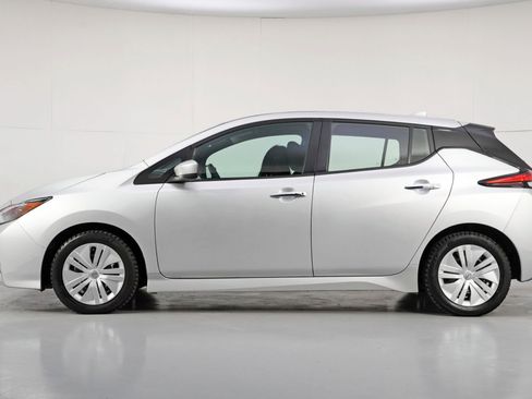 Used 2025 Nissan Leaf S image 8