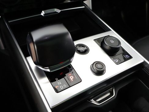 Used 2023 Land Rover Range Rover SV image 61