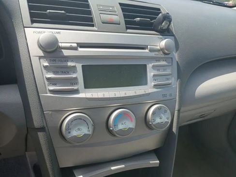 Used 2011 Toyota Camry LE w/ LE Extra-Value Pkg FWD image 11