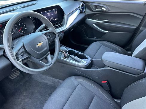 Used 2025 Chevrolet Trax LS w/ Driver Confidence Package FWD image 12