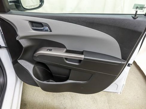 Used 2018 Chevrolet Sonic Premier image 25