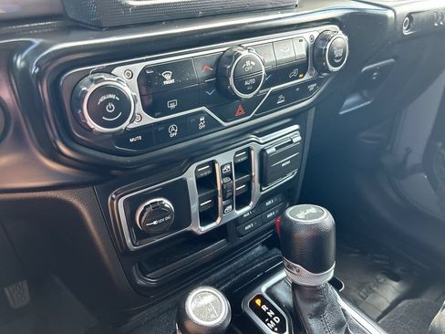 Used 2021 Jeep Wrangler Unlimited Sport AWD/4WD image 28