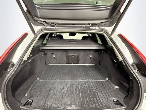 Used 2019 Volvo V90 T5 Cross Country w/ Advanced Package image 26