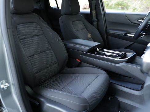 Used 2025 Chevrolet Equinox LT image 28