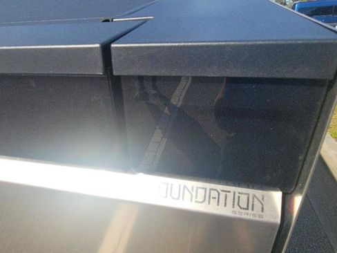 Used 2024 Tesla Cybertruck AWD Crew Cab image 8