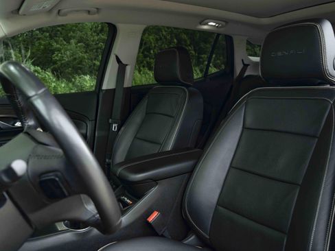 Used 2018 GMC Terrain Denali w/ Advanced Safety Package AWD/4WD image 17