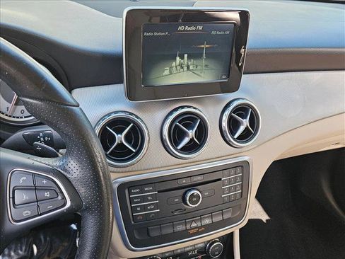 Used 2017 Mercedes-Benz GLA 250 image 15