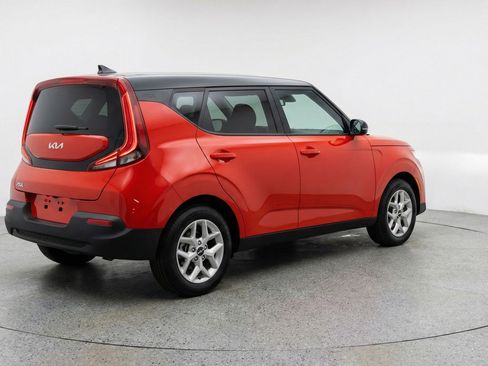 Used 2025 Kia Soul LX w/ LX Technology Package FWD image 9