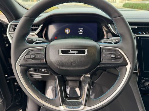 Used 2022 Jeep Grand Cherokee Trailhawk image 31