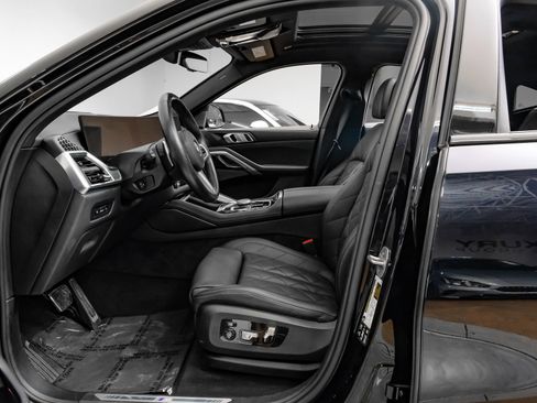 Used 2025 BMW X6 xDrive40i w/ Climate Comfort Package AWD/4WD image 4
