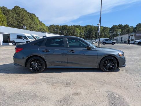 Used 2024 Honda Civic Sport image 2