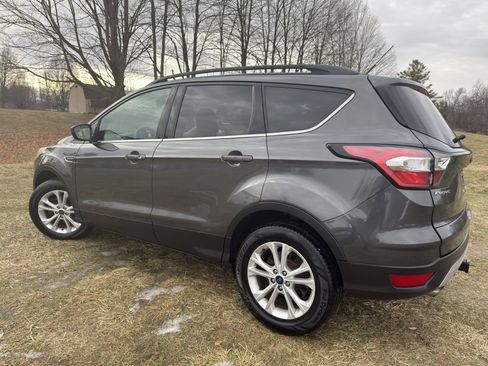 Used 2018 Ford Escape SE image 5