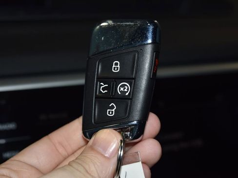 Used 2022 Volkswagen Atlas SE image 19