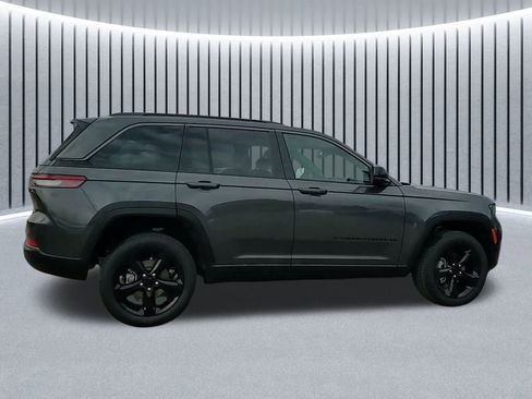 New 2026 Jeep Grand Cherokee Limited w/ Limited Altitude Package image 6