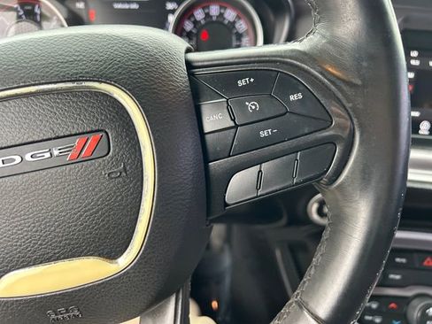 Used 2019 Dodge Challenger SXT image 13