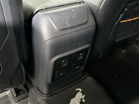 Used 2024 Ford Bronco Badlands image 36