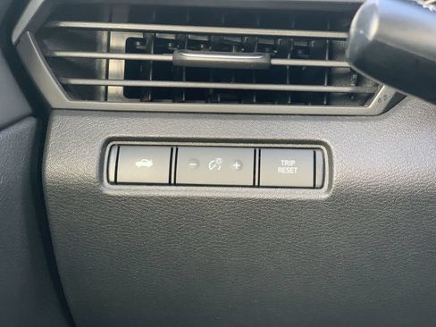 Used 2025 Nissan Altima 2.5 SV FWD image 15