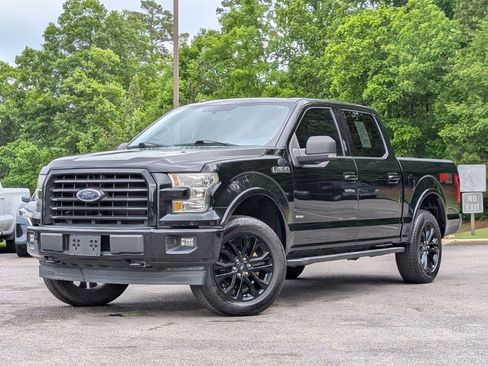 Used 2017 Ford F150 XLT w/ Equipment Group 302A Luxury AWD/4WD image 4