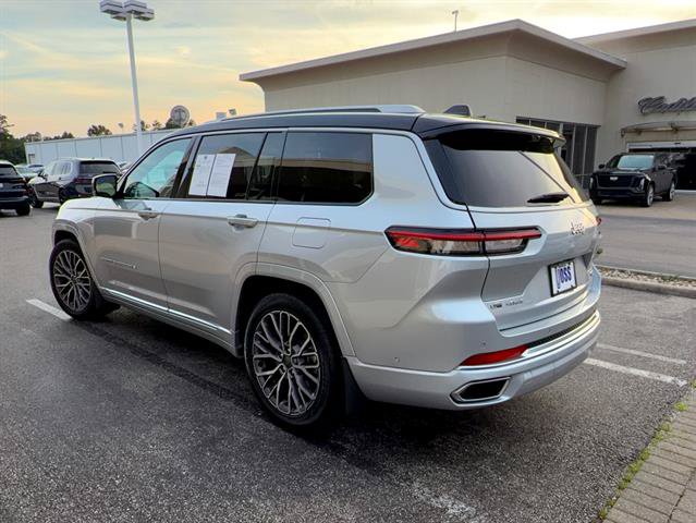 Used 2023 Jeep Grand Cherokee L Summit AWD/4WD image 8