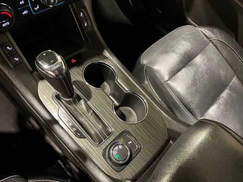 Used 2019 GMC Acadia SLT image 17