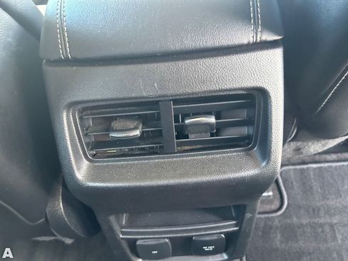 Used 2020 Ford Edge Titanium w/ Class II Trailer Tow Package AWD/4WD image 16