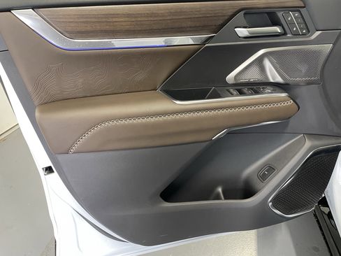 New 2026 GMC Acadia Denali Ultimate w/ LPO, Floor Liner Package image 14