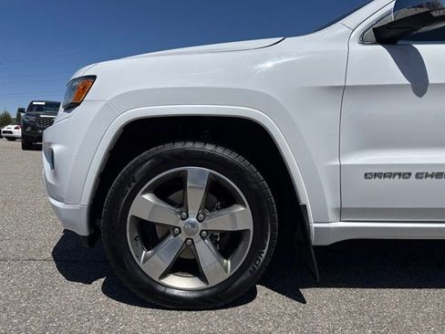 Used 2016 Jeep Grand Cherokee Overland w/ Advanced Technology Group AWD/4WD image 14