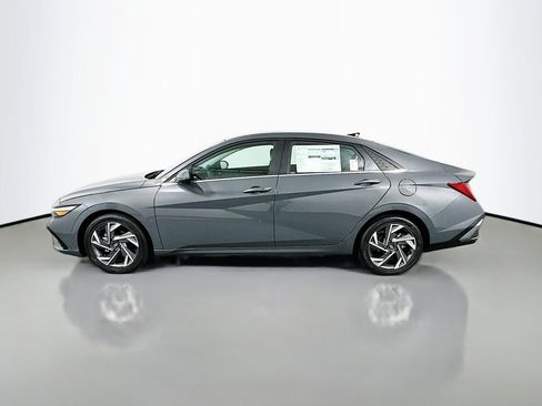 New 2026 Hyundai Elantra Limited FWD image 8